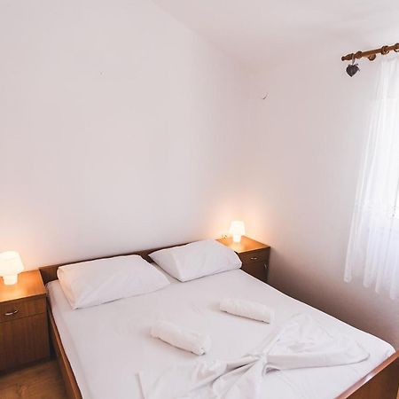 Apartmani Males روغوزنيكا المظهر الخارجي الصورة