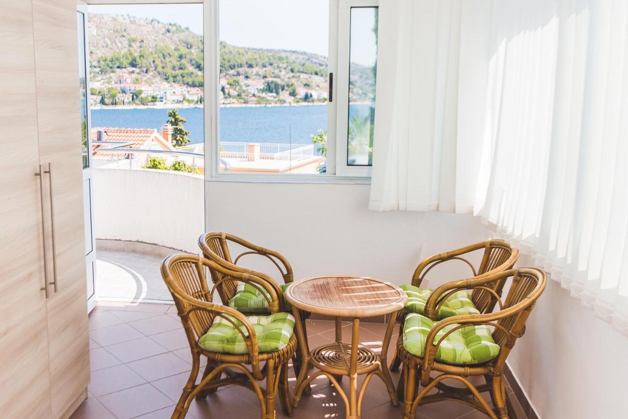 Apartmani Males روغوزنيكا المظهر الخارجي الصورة