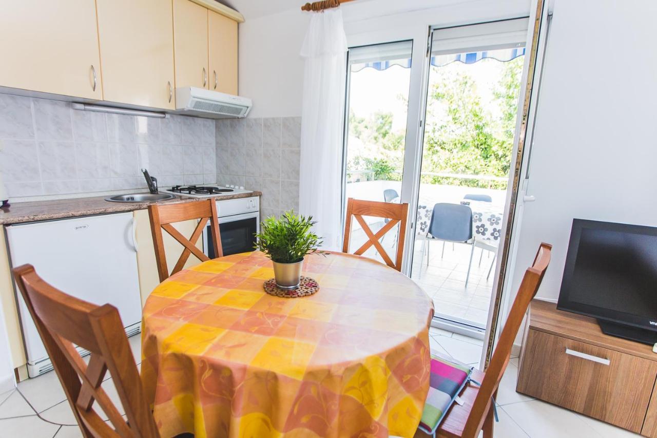 Apartmani Males روغوزنيكا المظهر الخارجي الصورة