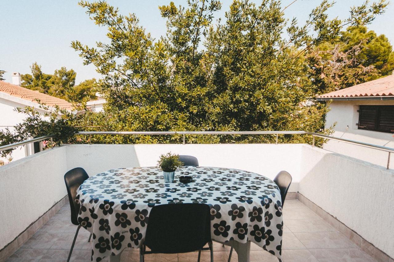Apartmani Males روغوزنيكا المظهر الخارجي الصورة