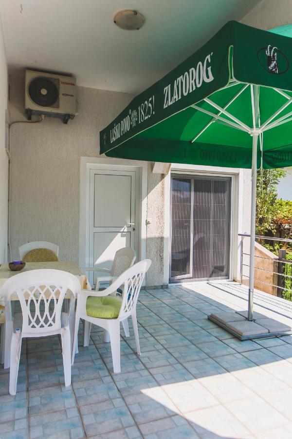 Apartmani Males روغوزنيكا المظهر الخارجي الصورة